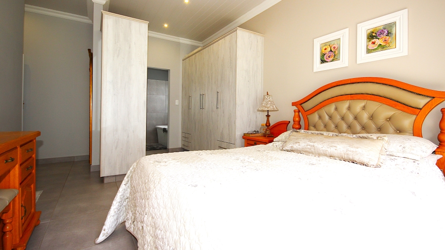 3 Bedroom Property for Sale in Monte Christo Western Cape